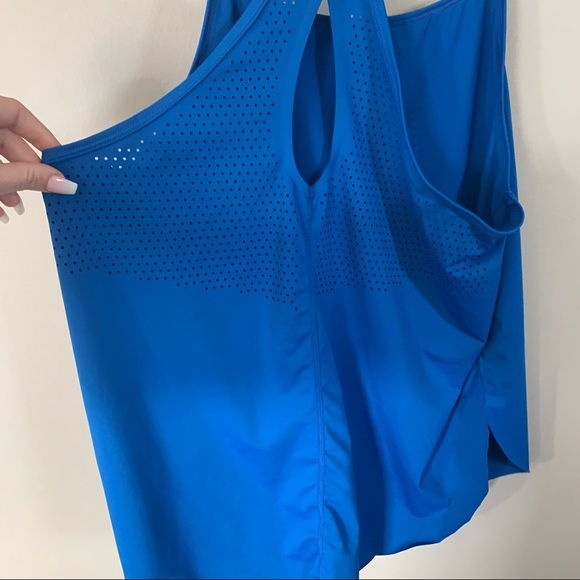 Zella cut out breathable lightweight workout top - Picture 2 of 5